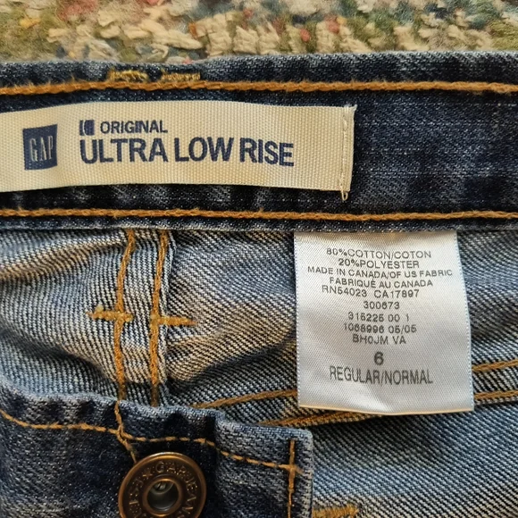 Gap- Low Rise, Flare Denim Jeans - Picture 5 of 10